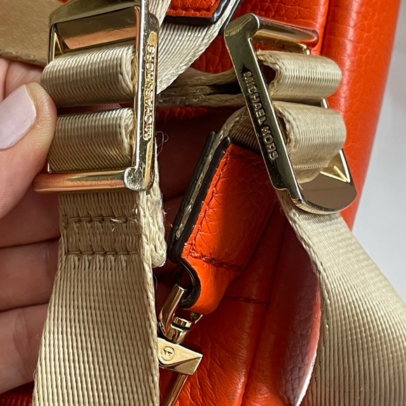 Micheal Kors, leather Slater backpack with tons of pockets. - Picture 9 of 15